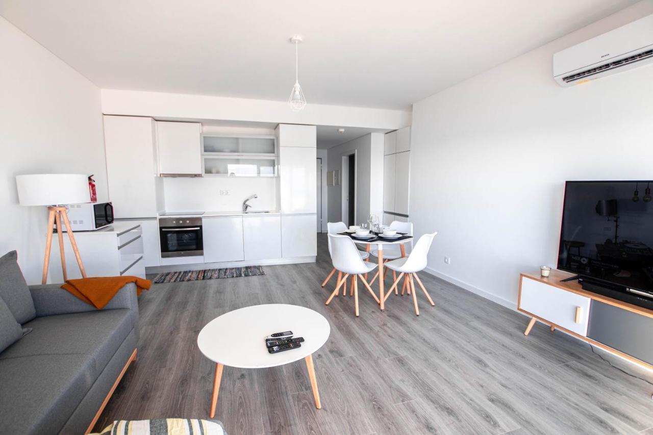 Lovely Sea View Apartment เซซิมบรา ภายนอก รูปภาพ